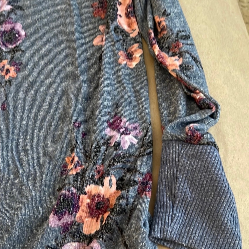 Ricki’s blouse top - Picture 4 of 9